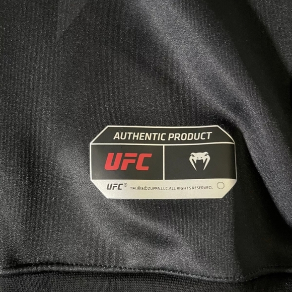 UFC VENUM AUTHENTIC FIGHT NIGHT MEN'S WALKOUT HOODIE - BLACK - Picture 4 of 6